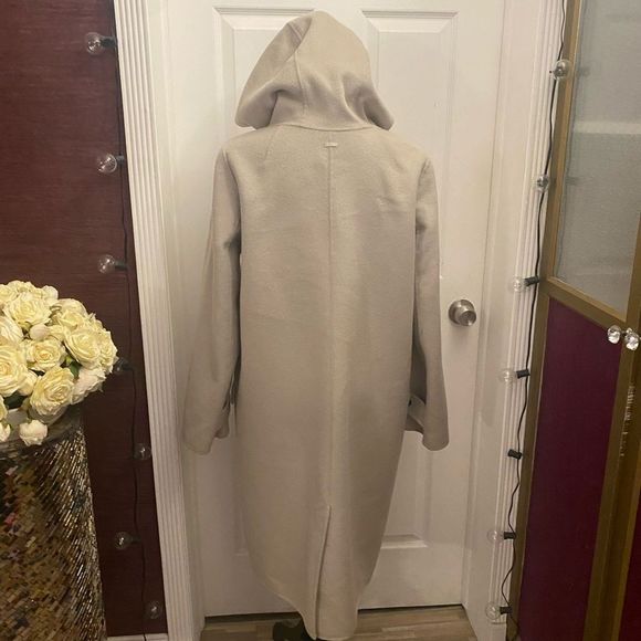MaxMara Cream Trench Coat with Hood - Picture 7 of 13